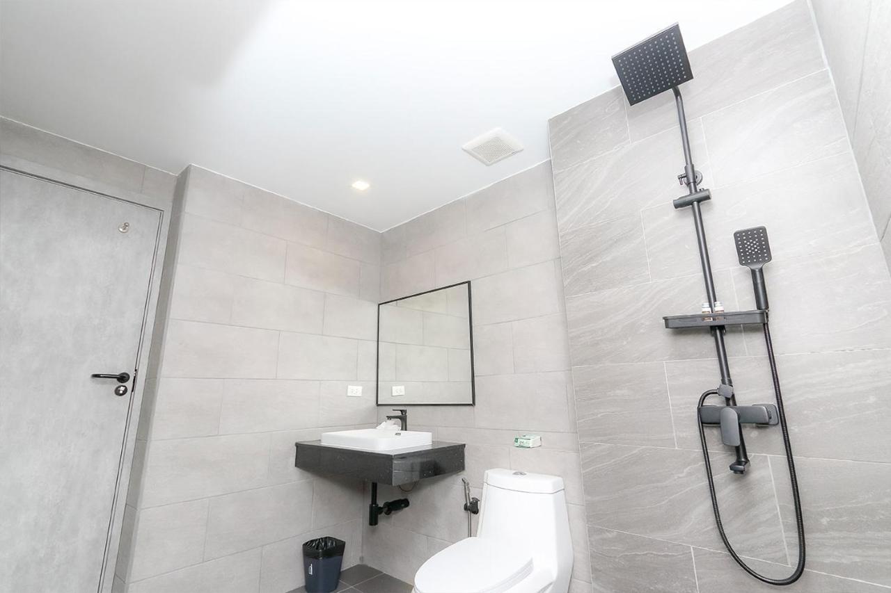 Seed Boutique Hotel Bang Saen Bagian luar foto